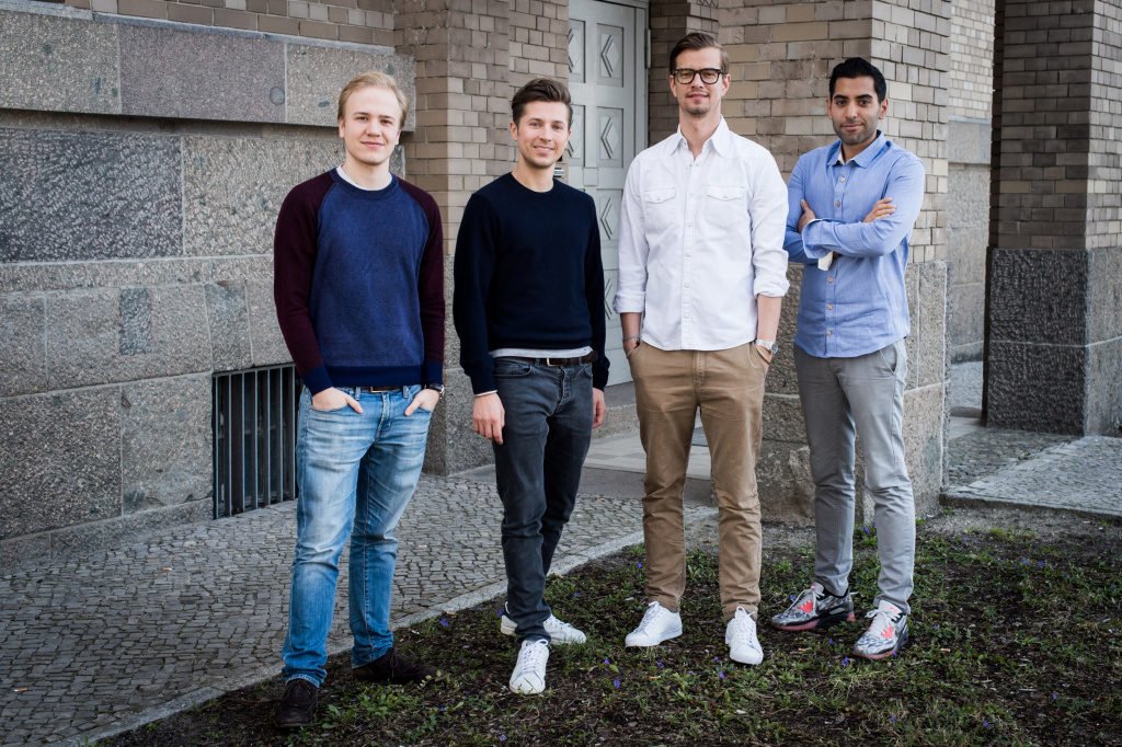 Von links nach rechts die vier Gründer: Maximilian Deilmann, Jens Urbaniak, Joko Winterscheidt und Navid Hadzaad ©Claudius Pflug