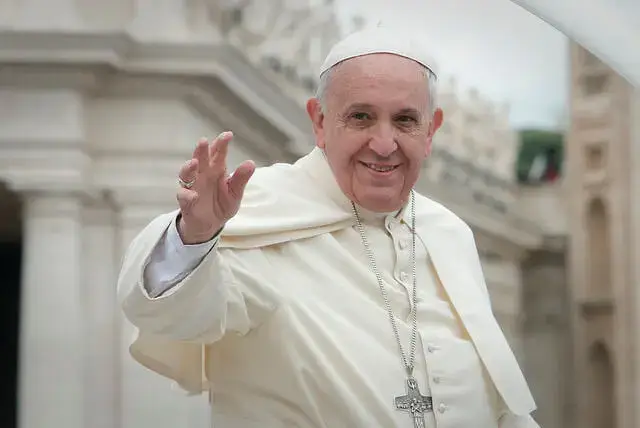 papst franziskus unterwirft sich dem IRS