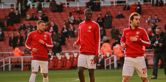 Mathieu Flamini (rechts), Mittelfeldspieler beim FC Arsenal London, hielt seine geniale Geschäftsidee vor seinen Kollegen geheim. (Foto:flickr/Kieran Clarke)