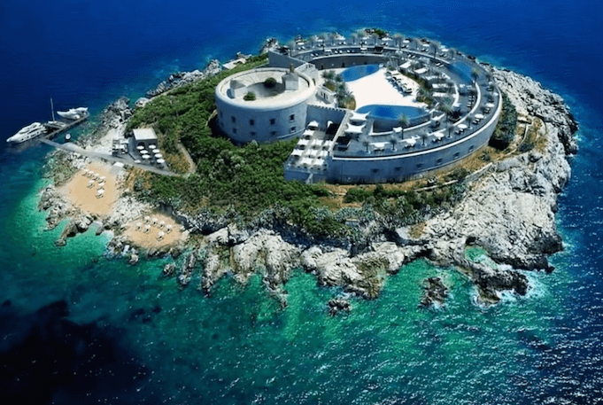 Ehemaliges KZ wird zum Luxushotel umgebaut