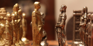 Saudi-Arabien verbietet Schach, weil es den Islam gefährdet