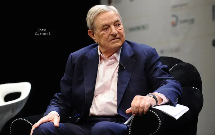 Der gerissene Spekulant George Soros hat mit 100 Millionen Euro auf einen Kurseinbruch der Deutschen Bank gewettet und gewonnen. (Bild „The man who broke the Bank of England“ von „“Niccolo Caranti via flickr.com. Lizenz: Creative Commons 2.0)
