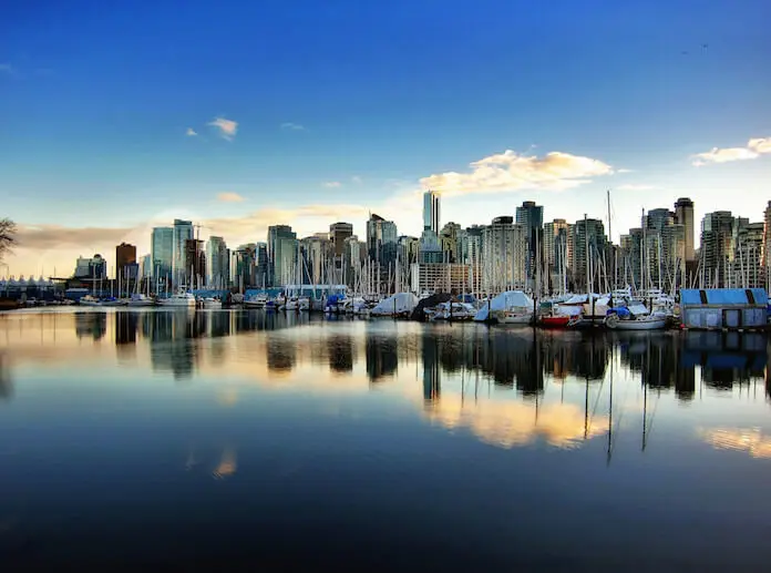 Die Millionäre verlassen Europa in Scharen. Anhaltende Wirtschaftskrisen und wachsende religiöse Spannungen führen zu diesem Trend. Ein beliebtes Ziel ist die kanadische Metropole Vancouver. (Foto: flickr/Nick Kenrick)