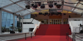 Yet it is quiet on the red carpet. Only a top journalist in Cannes have access to the best spots.