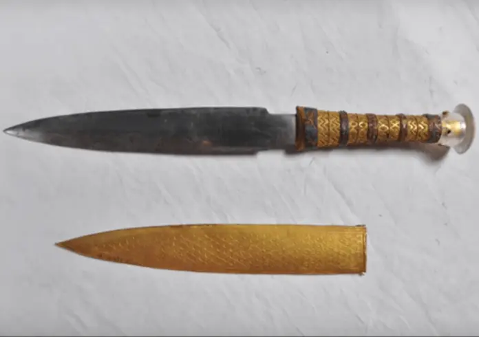 Dolch von King Tutankhamun: hergestellt aus einem Meteoriten (Foto: Youtube/ GeoBeats News)