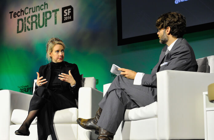 Von der Milliardärin zur Tellerwäscherin: Der Reichtum von Theranos-Gründerin Elizabeth Holmes wurde von Forbes über Nacht von 4,5 Milliarden Dollar auf Null geschätzt. (Foto: flickr/<a href="https://www.flickr.com/photos/techcrunch/14996838579/in/photolist-nX97As-bjuJRq-iBTaBU-pAJM8p-jsq3Rr-hLB1BA-ifXqaC-ehkgPQ-jNn5BB-p8WNzG-ikwKN6-jtZWZ4-moJZxU-mmY2na-j5MMLL-hXV4nJ-ijD5mb-jC5u26-jQA1mg-8G2n25-ifAbW6-jYQKna-jAsSZk-oRdHCp-iuJZrb-oRee9Q-dWRQnV-dHjaRj-jvMHXU-2cUaLG-5omqen-4gJaKt-kENSFH-oR8hKj-kEPmL8-9mRvbC-hbXgvg-6XMUQJ-6XHZyz-6XHUPe-6XHRt2-ANiHoV-sey4Eg-rVgQV4-seAVYc-seAWeH-AM7oKh-ANiAUH-seAW5K-rX9LLg" target="_blank">Tech Crunch</a>)