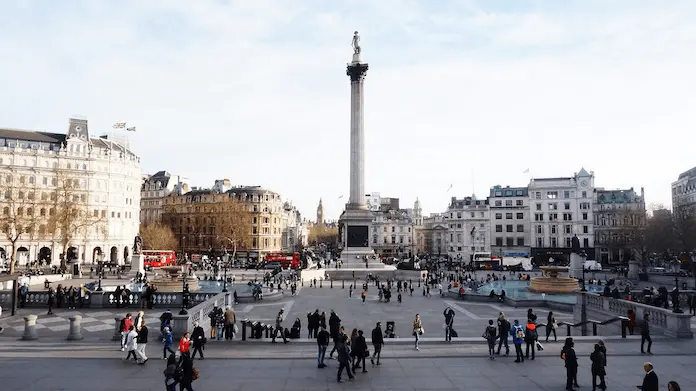 Britische Immobilienfonds müssen Gebäude abstoßen Trafalgar Square