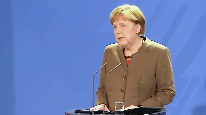 angela-merkel-deutsche-bank-eurozone