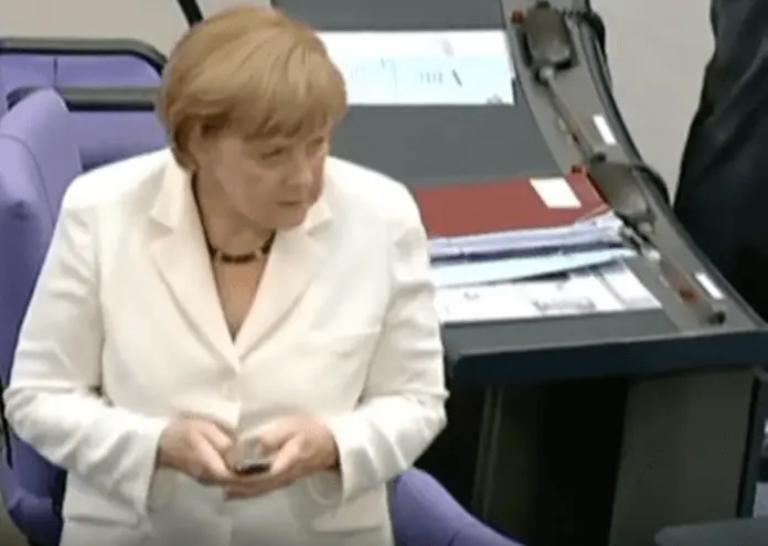 Drei Wochen lang konnten Hacker im vorigen Jahr alle E-Mails im Netz des Deutschen Bundestages mitlesen und den Verlauf stehlen (Foto: Youtube)