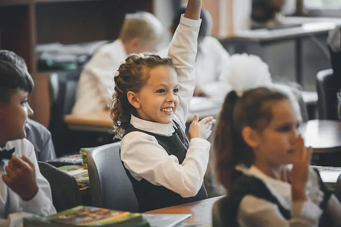 Hübsche Kinder bekommen bessere Noten in der Schule (Foto: vazovsky)