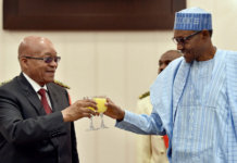 Korruption in Nigeria: Plötzlich taucht das Geld wieder auf. Hier: Präsident von Südafrika Jacob Zuma (links) und Präsident von Nigeria Muhammadu Buhari (rechts) (Foto: GovernmentZA)