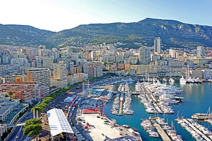 Reich werden: Pures Glück oder harte Arbeit? Hier treffen sich die Reichsten: Monaco (Foto: Dennis Jarvis)