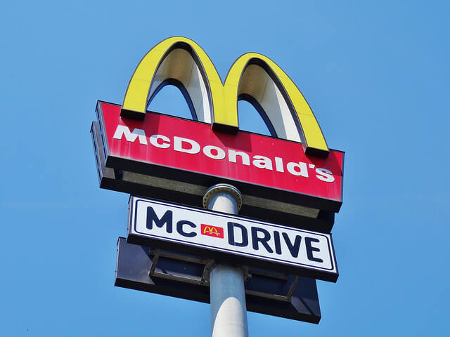 Keine Autobahnfahrt ohne McDonald's (Foto: Bambizoe)