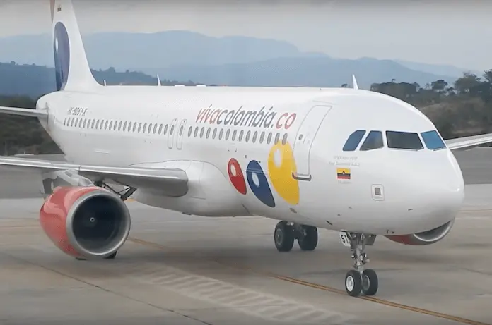 VivaColombia möchte Stehplätze in ihren Flugzeugen (Foto: Screenshot, Youtube)