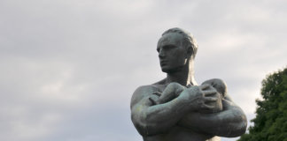 Die zukunftsfähige Wirtschaft: Skandinavien macht es vor. Hier: Foto einer Skulptur im Frogner Park, Norwegen. (Foto: jerdam)