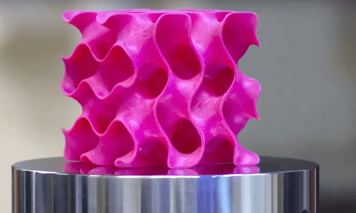 Das Wettrennen um das stärkste Material der Welt, Graphene (Foto: Seeker, Youtube)