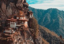 Bhutan im Himalaya verlangt 200 Dollar pro Tag