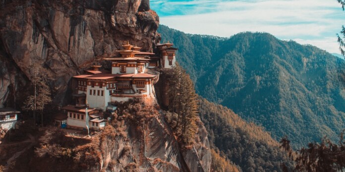 Bhutan im Himalaya verlangt 200 Dollar pro Tag